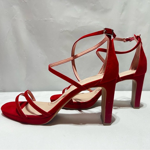 Red Strappy Block Heel Chinese laundry heel - Picture 2 of 7